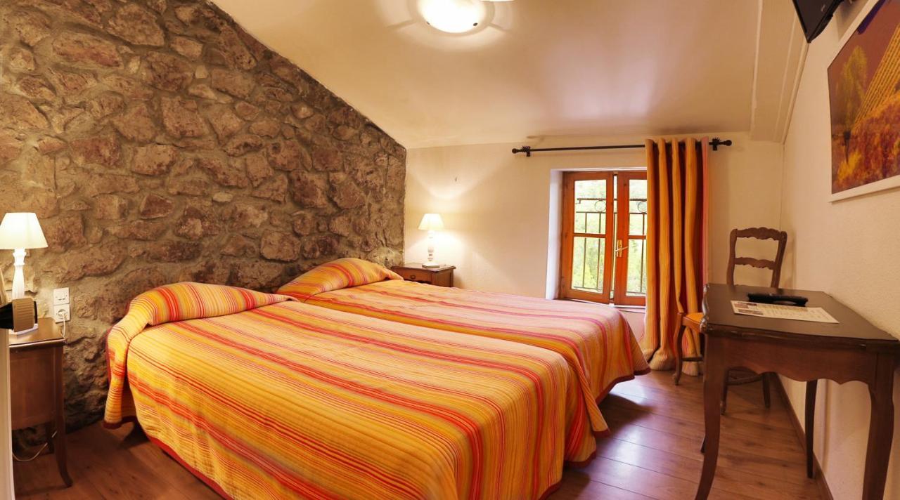 Hotel Hostellerie Du Vieux Moulin 3*